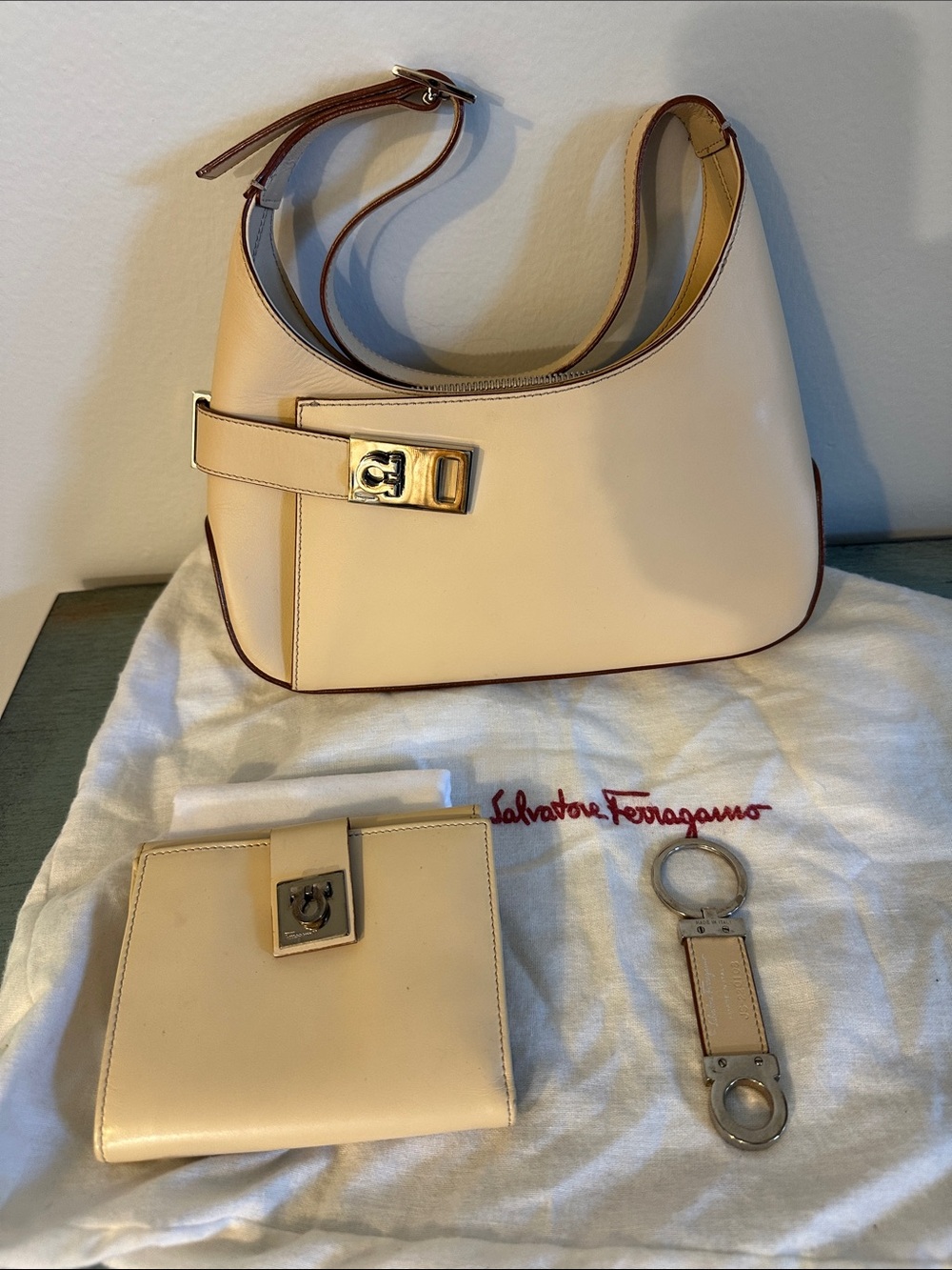 Vintage Salvatore Ferragamo Beige Leather Bag with wallet and keychain holder
